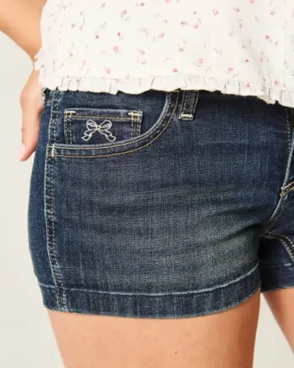 Pantalones cortos vaqueros bordados de talle bajo y lavado oscuro