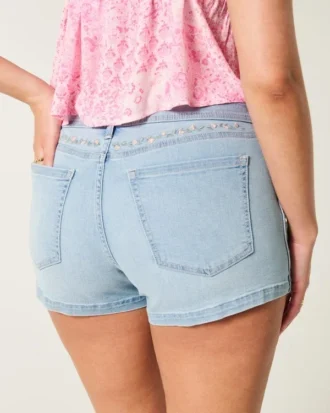 Pantalones cortos vaqueros con bordado floral, lavado claro y talle bajo para curvas