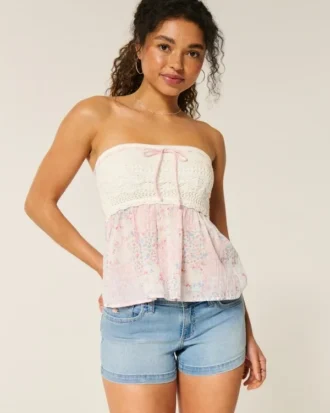 Pantalones cortos vaqueros de talle bajo, lavado claro y bordados florales