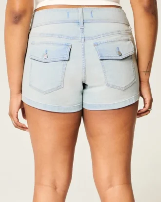 Pantalones cortos vaqueros de talle bajo y lavado claro