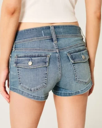 Pantalones cortos vaqueros de talle bajo y lavado claro