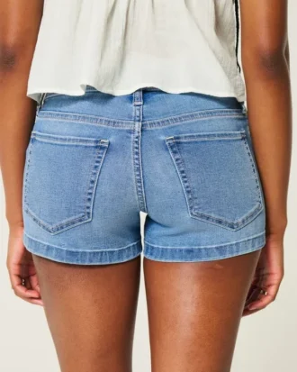 Pantalones cortos vaqueros de talle bajo y lavado medio