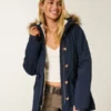 Parka con forro de piel sintética