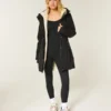 Parka con forro de piel sintética