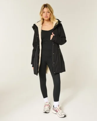 Parka con forro de piel sintética