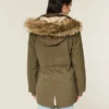 Parka con forro de piel sintética
