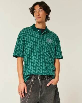 Polo con gráfico de los Spartans de la Universidad Estatal de Michigan