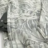 Sudadera con capucha cuadrada