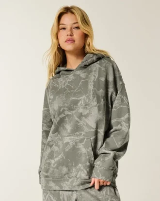 Sudadera con capucha oversize de camuflaje