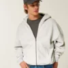 Sudadera con capucha y cremallera