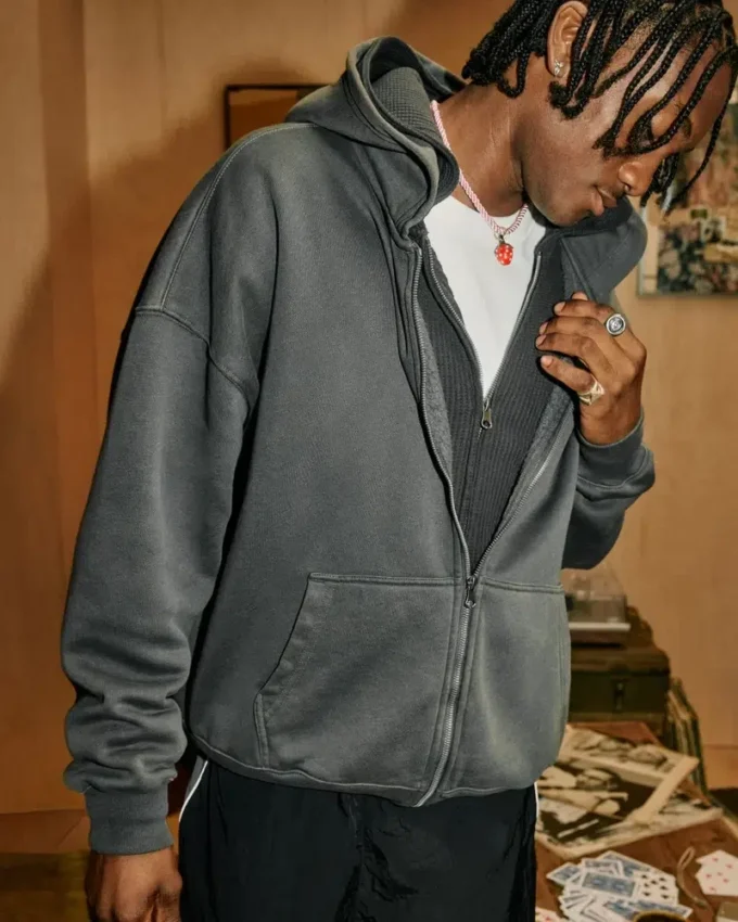 Sudadera con capucha y cremallera