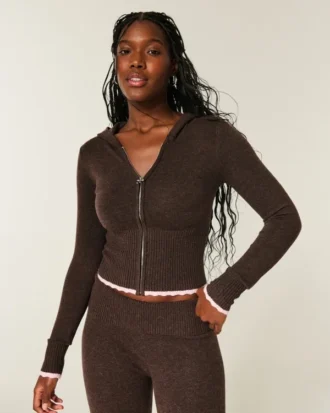 Sudadera con capucha y cremallera con dobladillo festoneado de Gilly Hicks