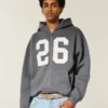 Sudadera con capucha y cremallera cuadrada con gráfico numérico