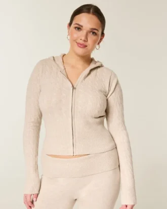 Sudadera con capucha y cremallera de punto trenzado de Gilly Hicks.