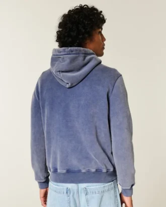 Sudadera con capucha y logotipo