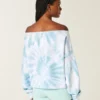 Sudadera doble con hombros descubiertos y estampado tie-dye fácil de hacer