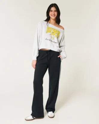 Sudadera gráfica Iowa Hawkeyes con hombros descubiertos