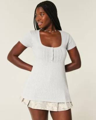 Top babydoll de manga corta con cuello Henley
