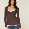 Top babydoll Henley con lazo fácil de atar