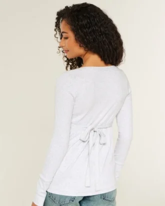 Top babydoll Henley con lazo fácil de atar