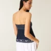 Top babydoll sin tirantes con bordado