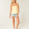 Top babydoll sin tirantes y ajustado