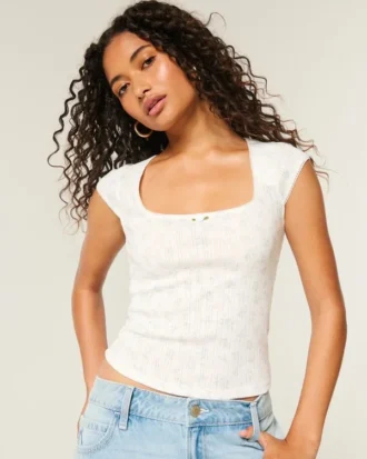 Top con cuello cuadrado y punto calado