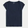 Top con cuello cuadrado y punto calado