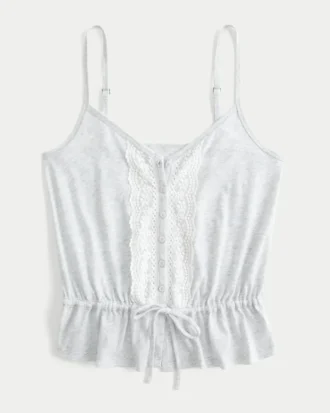 Top con peplum y detalles de encaje