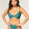 Top de bikini con aros y escote pronunciado para curvas