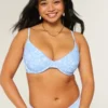 Top de bikini con aros y escote pronunciado para curvas