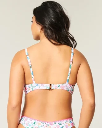 Top de bikini con aros y escote pronunciado para curvas