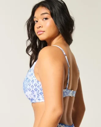 Top de bikini con aros y escote pronunciado para curvas
