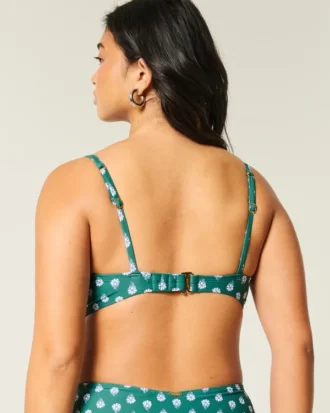Top de bikini con aros y escote pronunciado para curvas