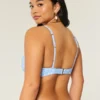 Top de bikini con aros y escote pronunciado para curvas