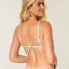 Top de bikini triangular con cuentas sobre los hombros