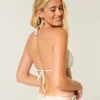 Top de bikini triangular con ribete estilo croché