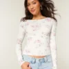 Top de manga larga con cuello en V