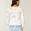 Top de manga larga con cuello en V