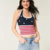 Top halter estilo crochet con estampado de bandera estadounidense
