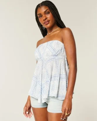 Top sin tirantes con dobladillo en forma de pañuelo