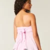 Top sin tirantes con dobladillo en forma de pañuelo