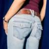 Vaqueros bootcut de talle bajo y lavado claro