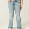 Vaqueros bootcut de talle bajo y lavado claro