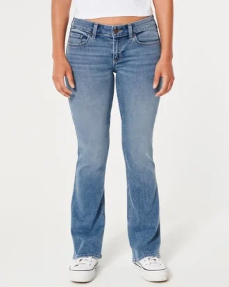 Vaqueros bootcut de talle bajo y lavado medio
