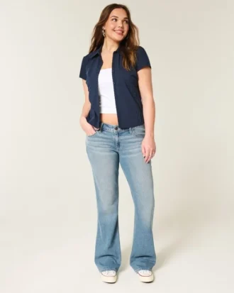 Vaqueros bootcut de talle bajo y lavado medio