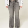 Vaqueros bootcut grises de talle bajo