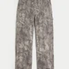 Vaqueros holgados de carpintero con estampado de camuflaje