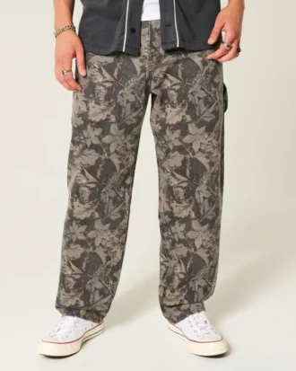 Vaqueros holgados de pintor con estampado de camuflaje