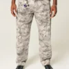 Vaqueros holgados de pintor con estampado de camuflaje